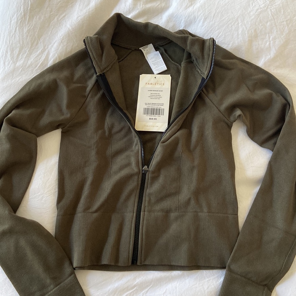 Fabletics cropped jacket - Picture 3 of 3